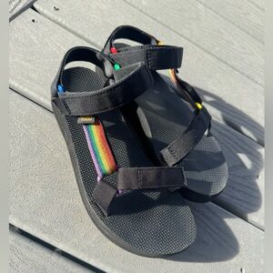 Teva Midform Universal Pride sandals Women’s size 8